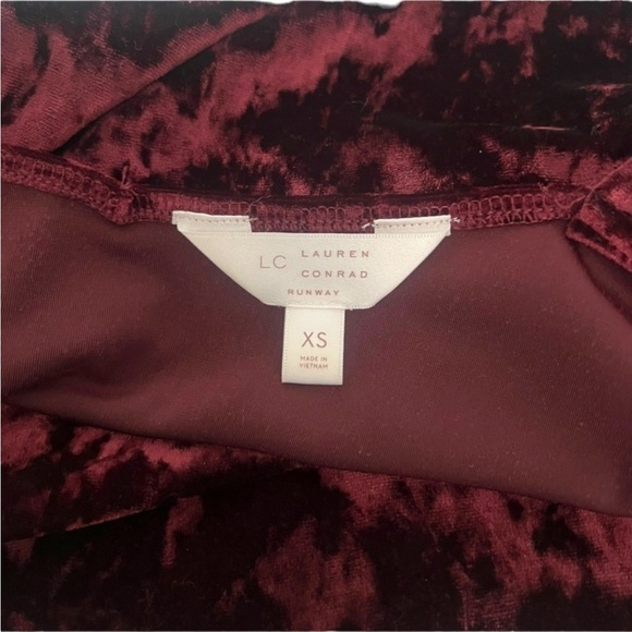 NWOT Lauren Conrad Runway Cold Shoulder Maroon Velvet Top - Size XS - Picture 9 of 11